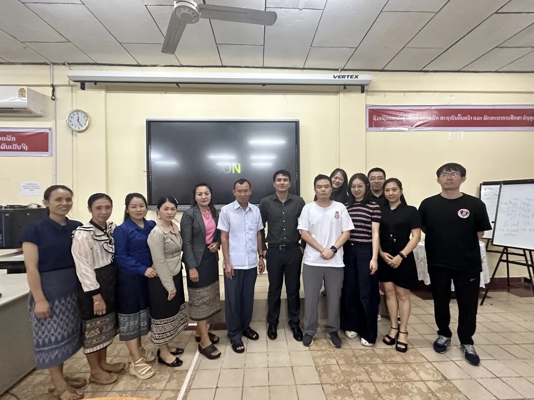 8632a08ec87342ffa25e2906c42a7255.jpg lao1.jpg